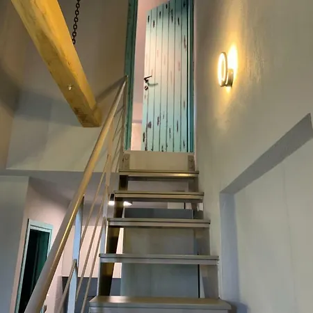 Castella Apartment *